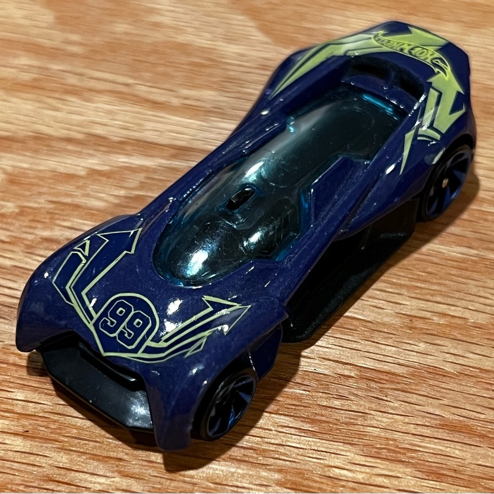 Hot Wheels Futurismo HW Race Team Series Racing Toy Car #9/10 2016